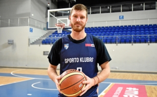 Į Lietuvą grįžęs D.Redikas: jaučiuosi labai gerai, net nesitikėjau, kad bus tokia arena