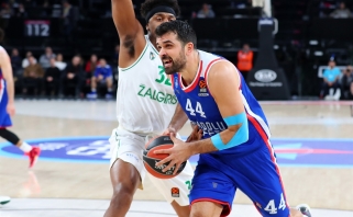 "Anadolų Efes" išsaugojo solidžiai tebežaidžiantį veteraną snaiperį