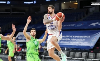 "Anadolu Efes" per plauką išvengė antrojo pralaimėjimo Turkijoje šį sezoną