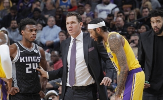 "Lakers" palikęs L.Waltonas stos prie "Kings" vairo