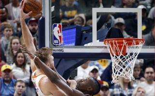 Sabonis ir "Pacers" palaužė NBA čempionus, Ibaka patiesė komandos draugą smūgiu koja į galvą