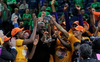 Kvapą gniaužianti drama: WNBA čempiones nulėmė vienas metimas