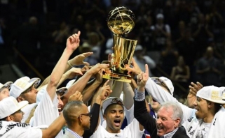 Karjerą baigianti "Spurs" ir Prancūzijos rinktinės legenda: nebegaliu būti Tony Parkeriu