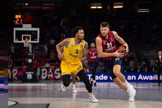 Uraganiškai puolusi "Baskonia" su puikiu Giedraičiu sutriuškino Nebo vedamą "Maccabi"