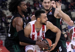 "Olympiacos" Eurolygos sezoną užbaigė sutriuškindami autsaiderius