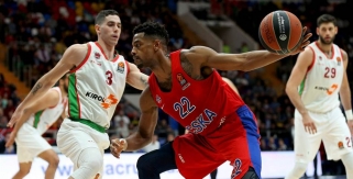 "Anadolu Efes" nusitaikė į vieną CSKA lyderių